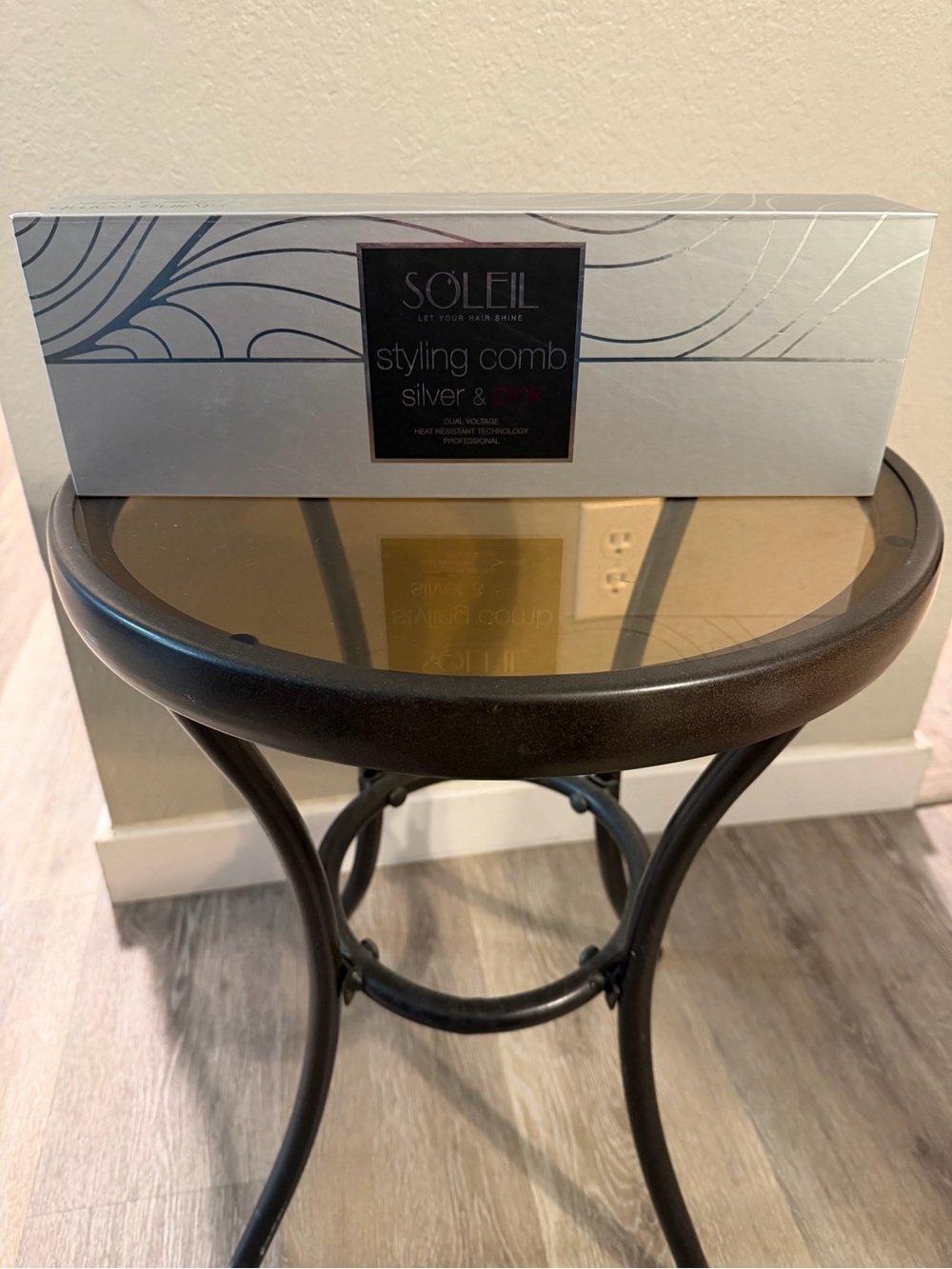 SOLEIL Silver Styling Comb - Sleek Heat-Resistant Design
